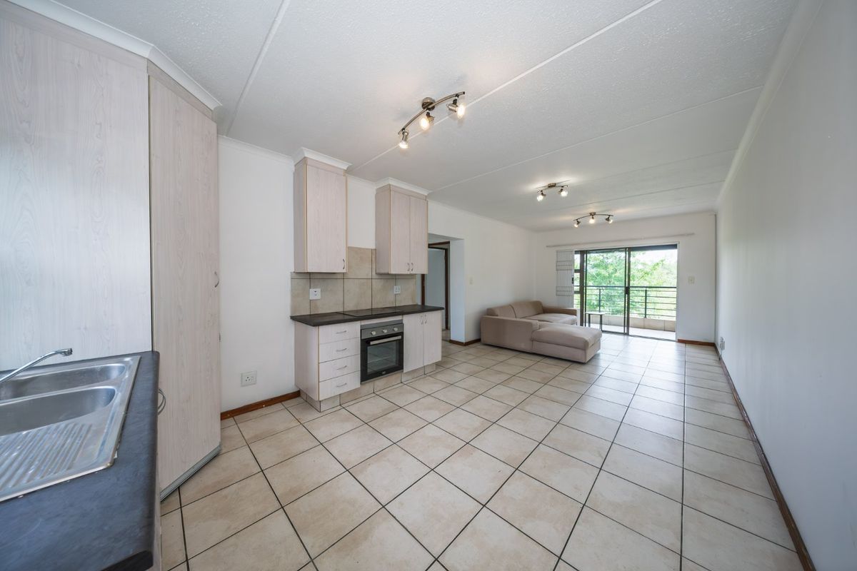 Sun Filled Two Bedroom Apartment with Greenbelt View in The Reeds at Waterstone Park! - Photo 2