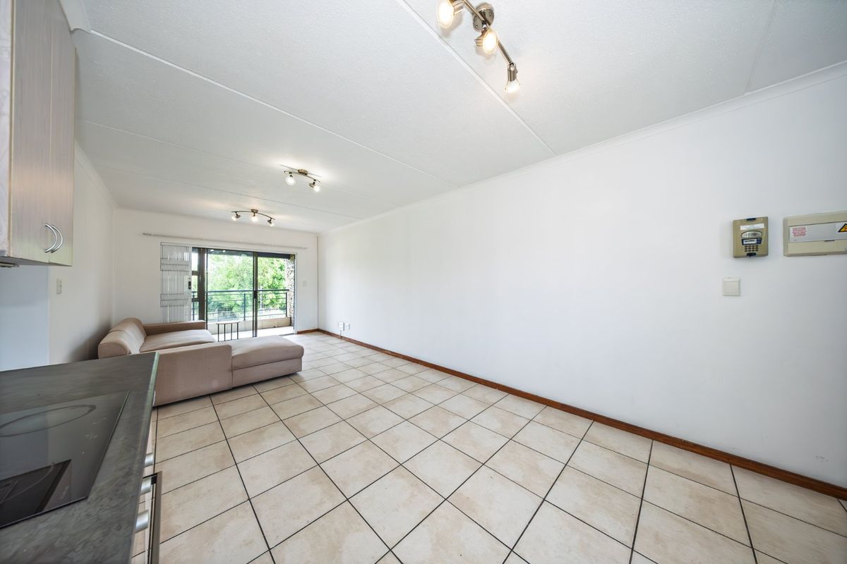 Sun Filled Two Bedroom Apartment with Greenbelt View in The Reeds at Waterstone Park! - Photo 4