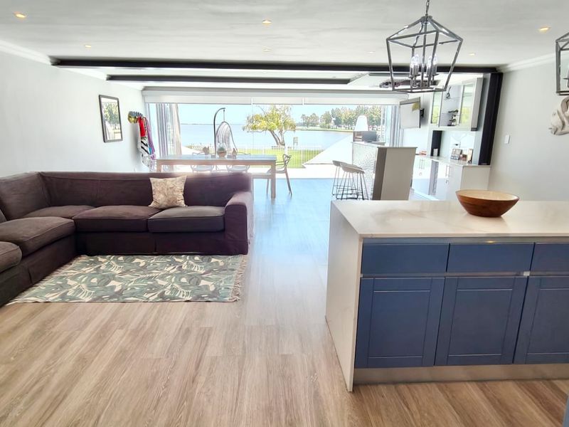 Elegant Waterfront Living in Secure Sunset Cove Estate – Vaal Dam - Photo 2