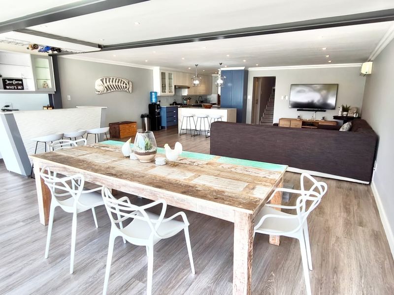 Elegant Waterfront Living in Secure Sunset Cove Estate – Vaal Dam - Photo 9