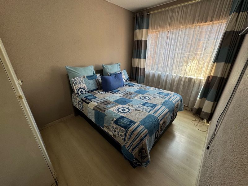 Well Planned Family Home with Generous Living Areas - Photo 6