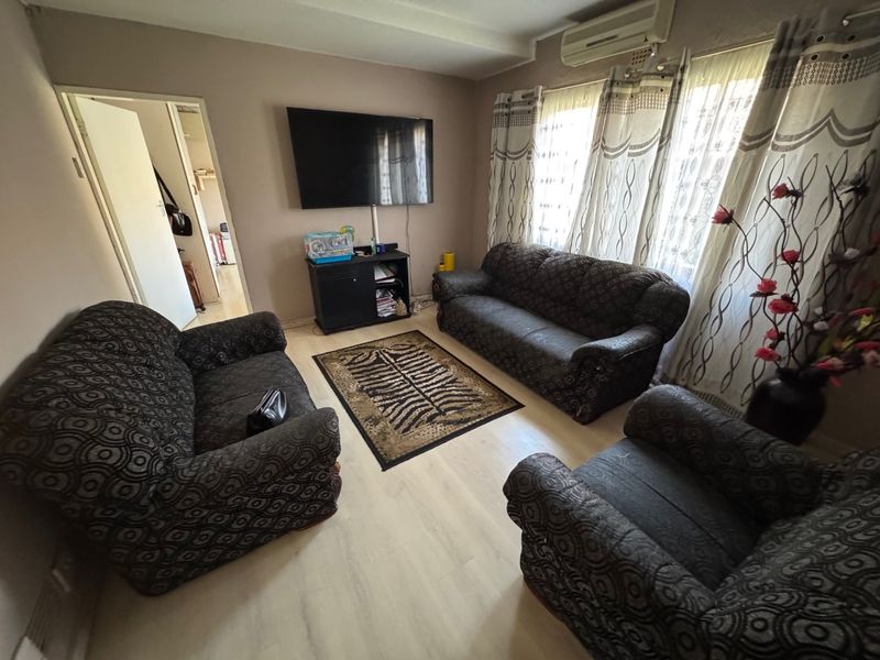 Well Planned Family Home with Generous Living Areas - Photo 8