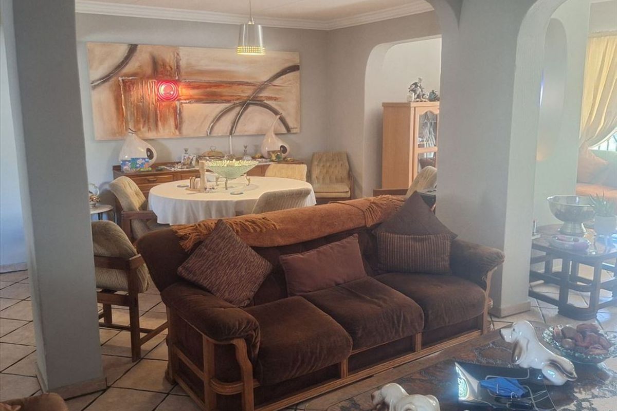 Modern Home with Functional and Private Living Spaces - Photo 2