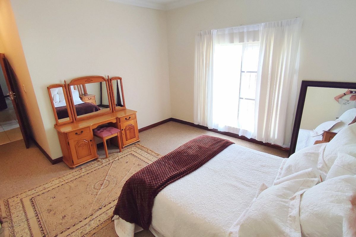 Beautiful 4-Bedroom Home in a Secure, Well-Maintained Estate - Photo 3