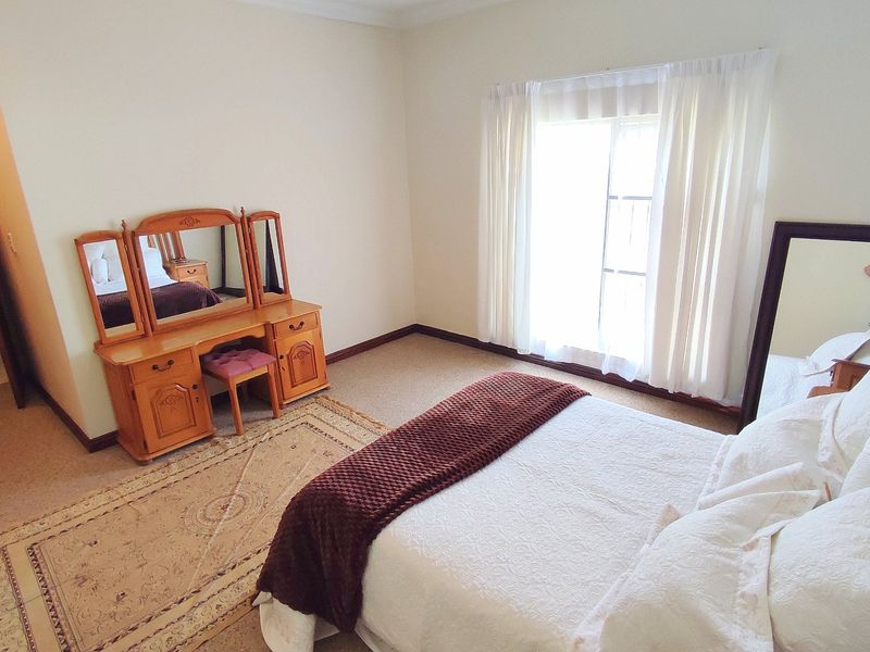 Beautiful 4-Bedroom Home in a Secure, Well-Maintained Estate - Photo 3