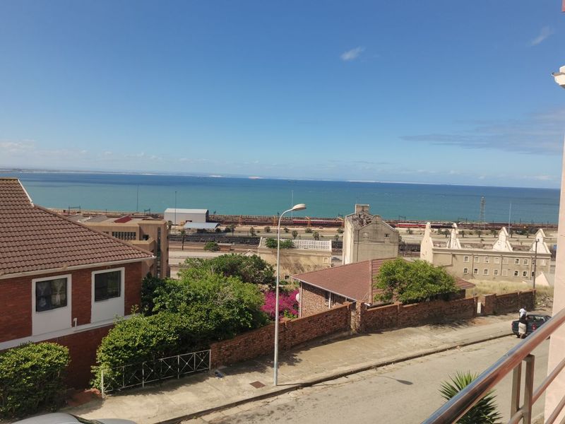 1 Bed Apartment in Richmond Hill for Sale - Photo 7