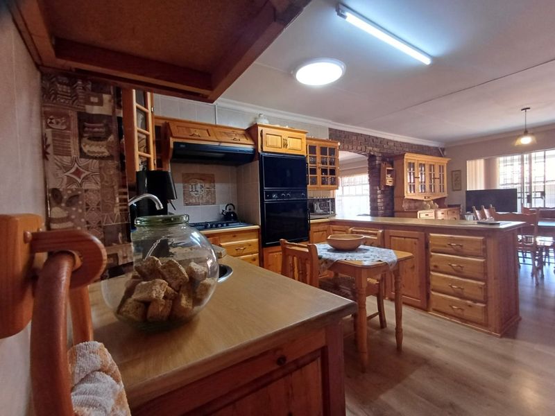 Elegant 3-Bedroom Townhouse Offering Space, Style and Smart Living in Orkney - Photo 9