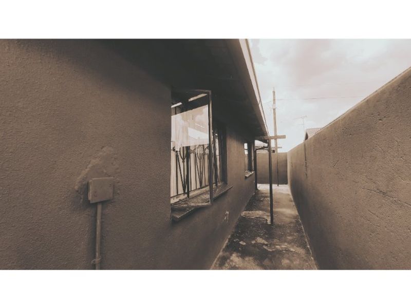 CHARMING 2-BEDROOM STARTER HOME IN A SOUGHT-AFTER AREA.  - Photo 7