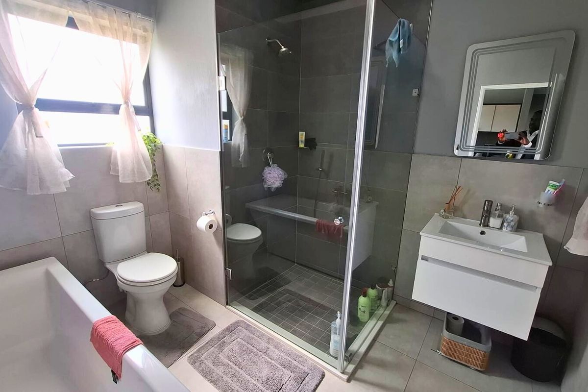 3-Bedroom Loft Apartment for Sale in Waterfall Manor – Be the First to Move In! - Photo 3