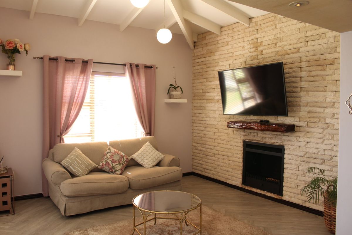 Modern Double-Story Entertainer with Mountain Views in Rouxville Kuils River - Photo 3