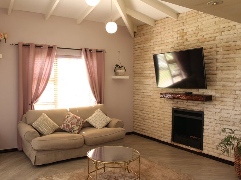 Modern Double-Story Entertainer with Mountain Views in Rouxville Kuils River - Photo 3