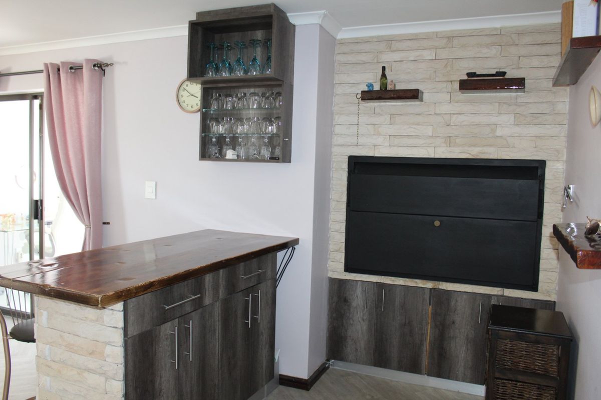 Modern Double-Story Entertainer with Mountain Views in Rouxville Kuils River - Photo 5