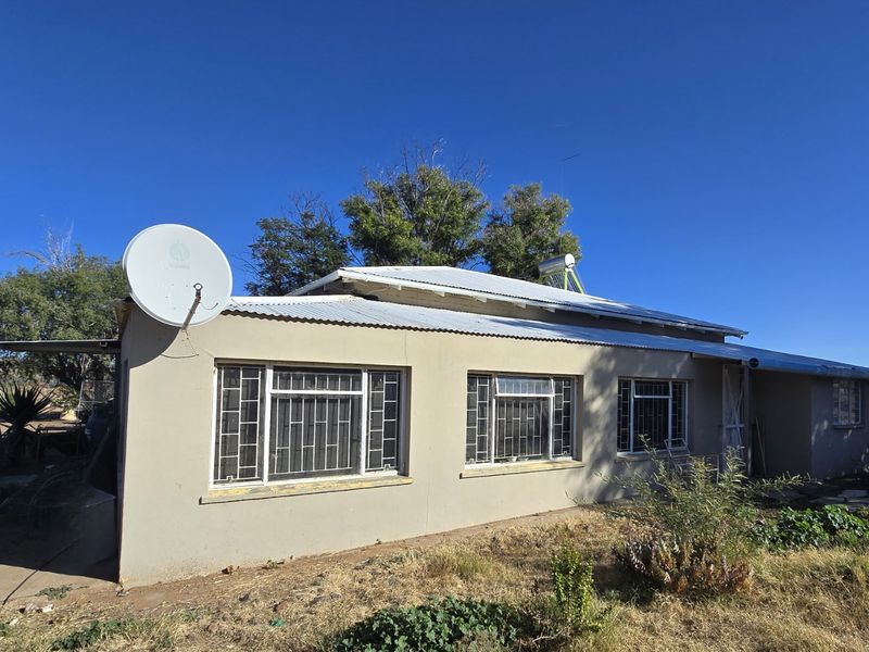 Versatile Smallholding with Scenic Views and Multiple Dwellings – VAT Transaction - Photo 2