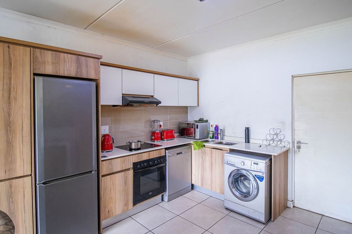 Modern 2-Bedroom, 2-Bathroom Lifestyle Apartment at The Reid, Linbro Park - Photo 3