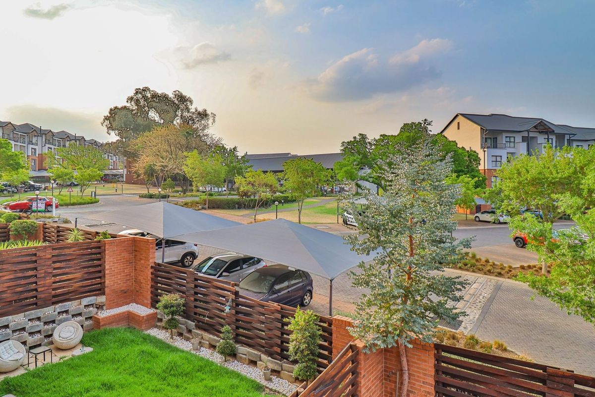 Modern 2-Bedroom, 2-Bathroom Lifestyle Apartment at The Reid, Linbro Park - Photo 2