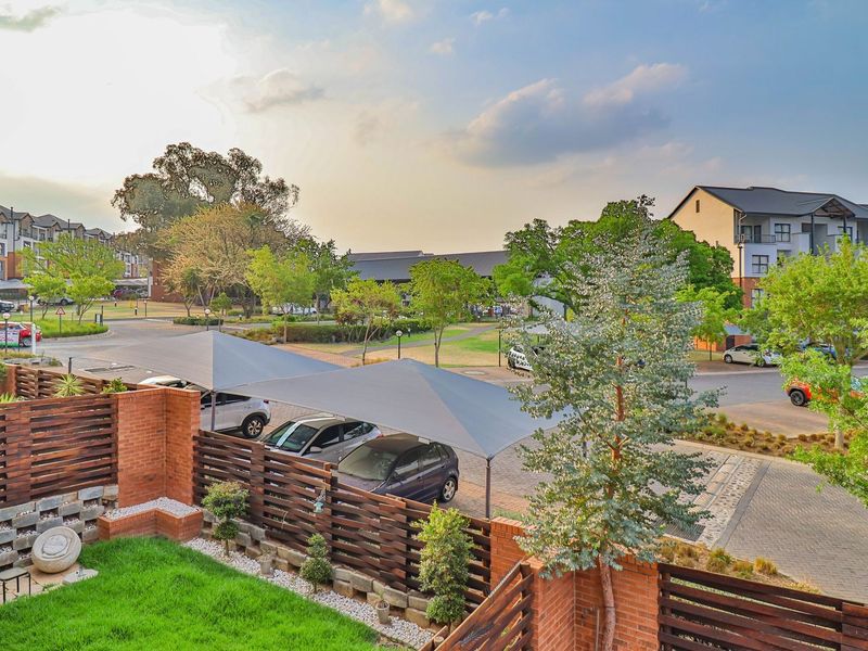 Modern 2-Bedroom, 2-Bathroom Lifestyle Apartment at The Reid, Linbro Park - Photo 2