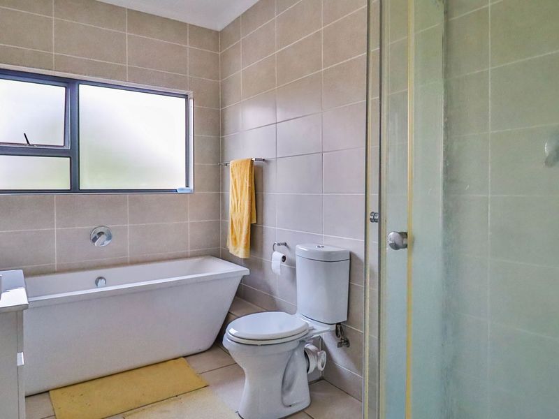 Modern 2-Bedroom, 2-Bathroom Lifestyle Apartment at The Reid, Linbro Park - Photo 9