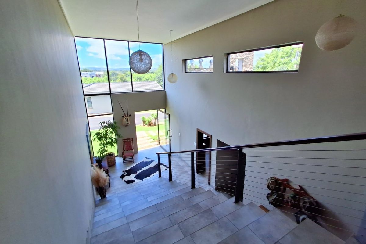 4 Bedroom 3.5 Bathroom house with a 1-bedroom Flat for sale in Sable Hills  - Photo 3