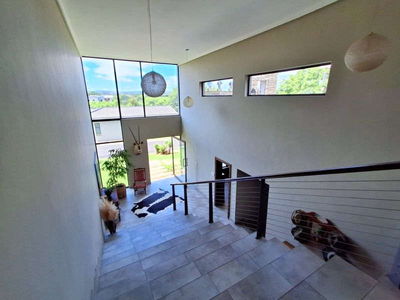 4 Bedroom 3.5 Bathroom house with a 1-bedroom Flat for sale in Sable Hills  - Photo 3