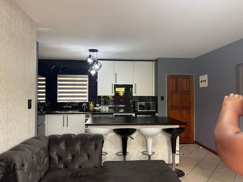 MODERN & LUXURIOUS 3-BEDROOM APARTMENT FOR SALE - Photo 7