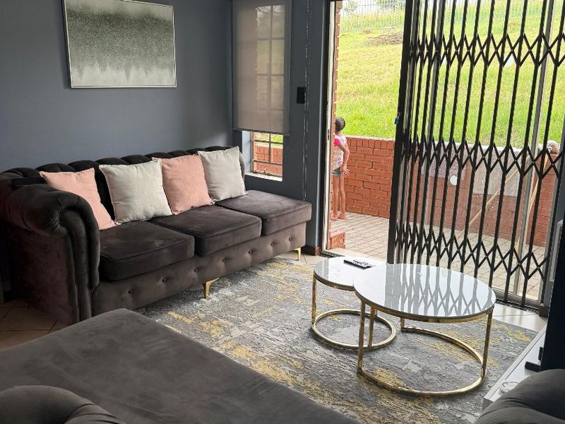 MODERN & LUXURIOUS 3-BEDROOM APARTMENT FOR SALE - Photo 6