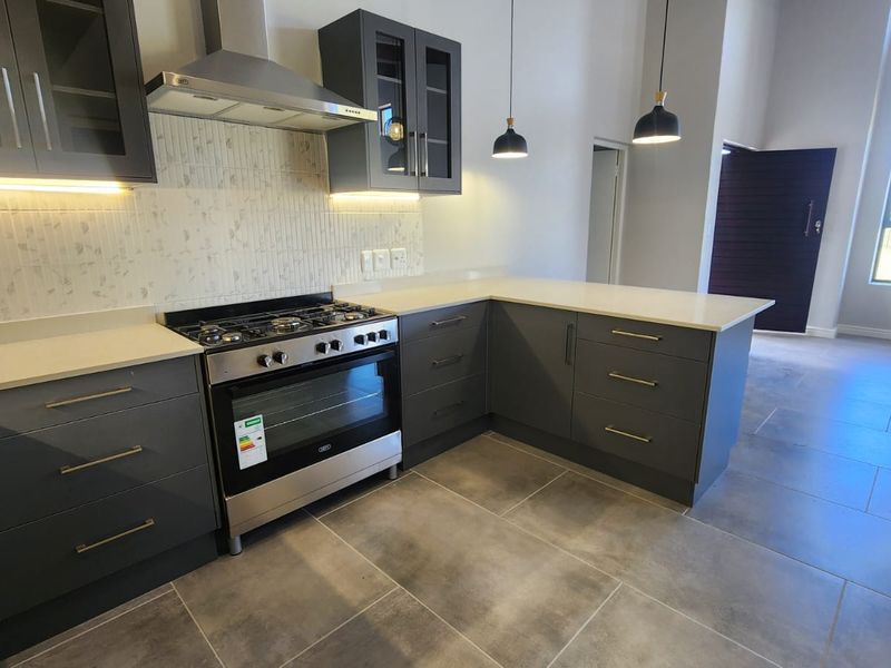 Modern Lock-Up-and-Go Living in Eden Residential Estate - Photo 8