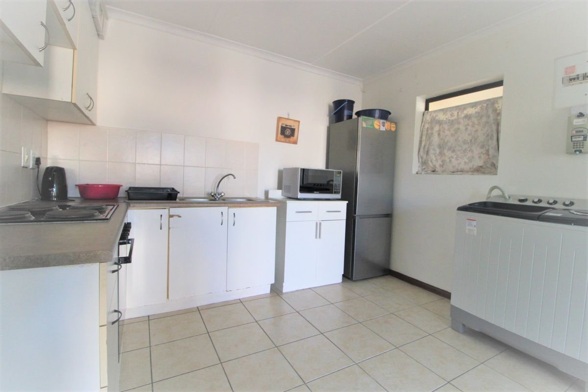 Secure Ground-Floor Apartment Near the Beach – Ideal Lock-Up-and-Go Investment - Photo 5