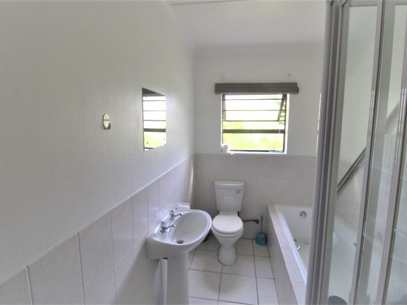Secure Ground-Floor Apartment Near the Beach – Ideal Lock-Up-and-Go Investment - Photo 8