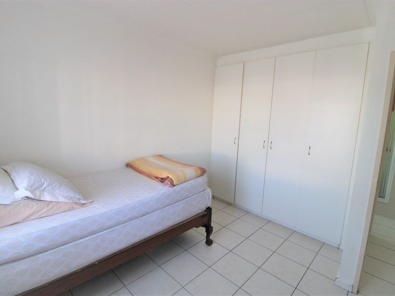 Secure Ground-Floor Apartment Near the Beach – Ideal Lock-Up-and-Go Investment - Photo 6