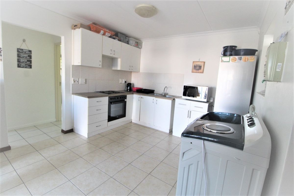 Secure Ground-Floor Apartment Near the Beach – Ideal Lock-Up-and-Go Investment - Photo 3