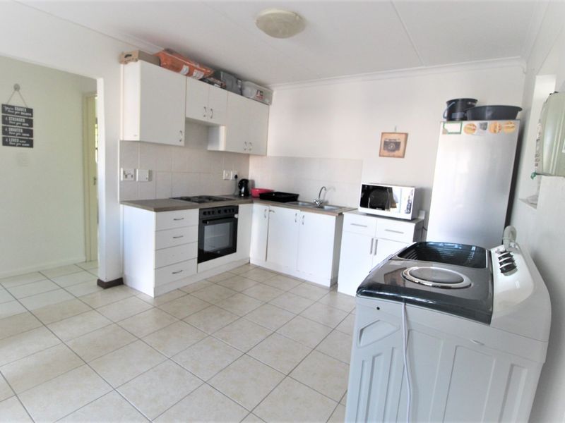 Secure Ground-Floor Apartment Near the Beach – Ideal Lock-Up-and-Go Investment - Photo 3