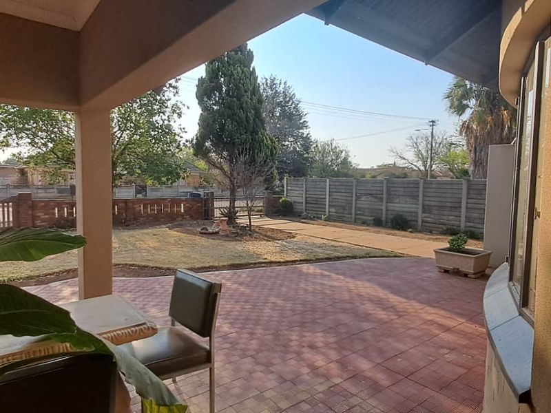 4 Bedroom House for sale in Ellaton - Photo 4