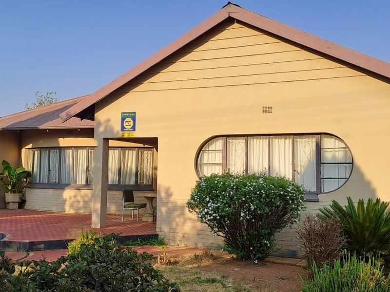 4 Bedroom House for sale in Ellaton - Photo 1