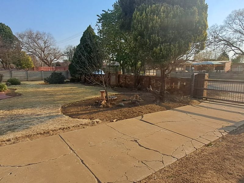 4 Bedroom House for sale in Ellaton - Photo 2