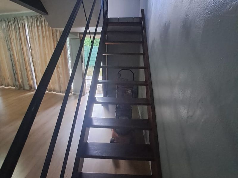 A lovely 2 Bedroom Duplex Townhouse in Wilkoppies for sale - Photo 7