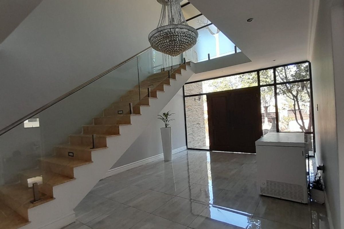 6 BEDROOM 5.5 BATHROOMS - Photo 5