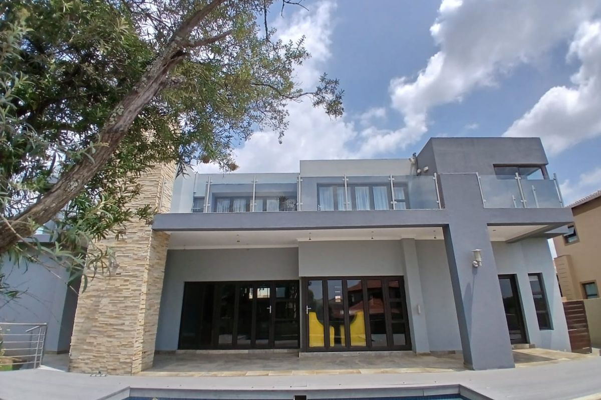 6 BEDROOM 5.5 BATHROOMS - Photo 4