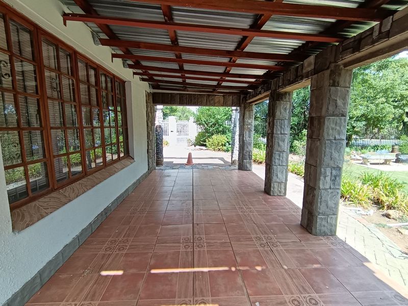 Welcome to this beautiful family home situated in the heart of Hospitaalpark. - Photo 2