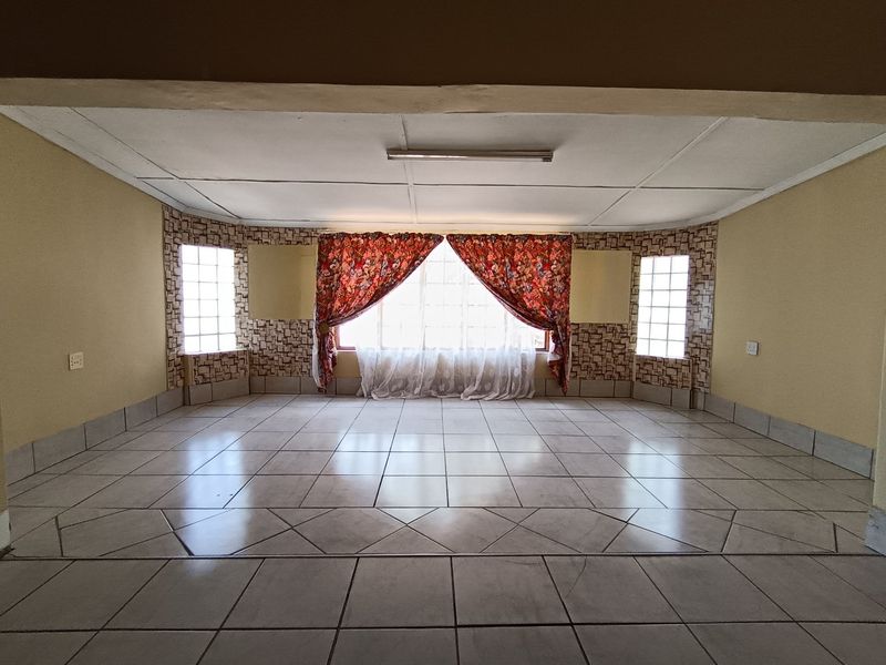 Welcome to this beautiful family home situated in the heart of Hospitaalpark. - Photo 9