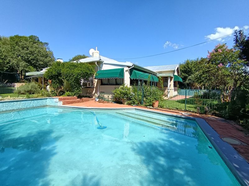 Beautiful 3 Bedroom house with two separate offices in Westdene, Bloemfontein - Photo 7