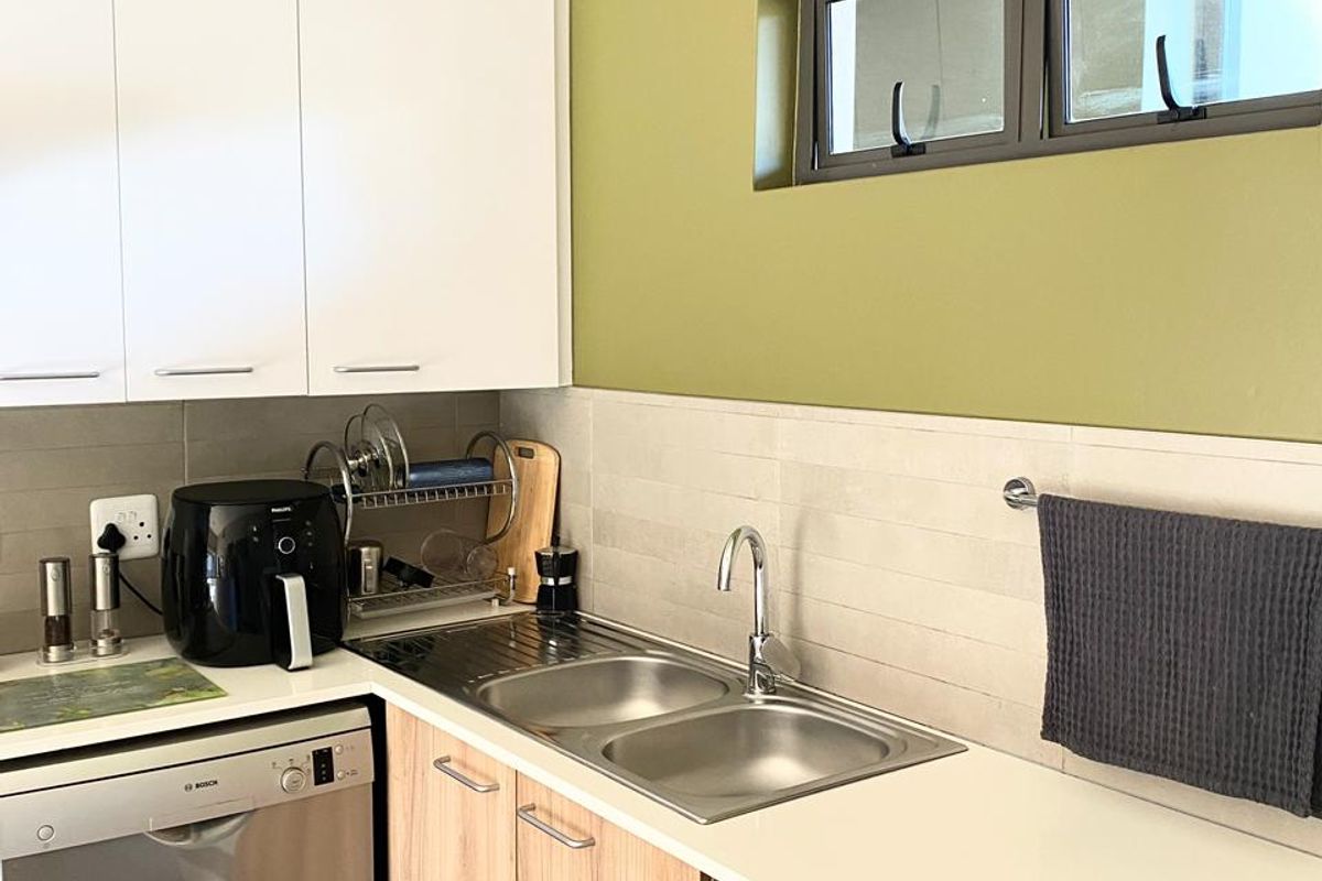 PICTURE PERFECT - Photo 4