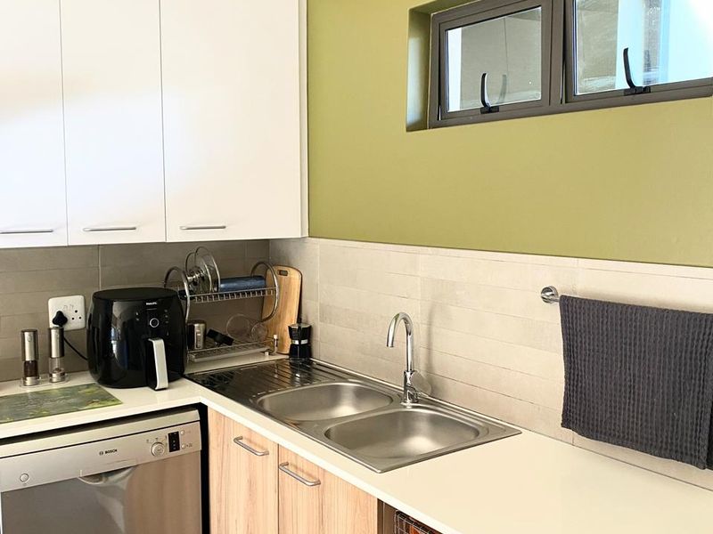 PICTURE PERFECT - Photo 4