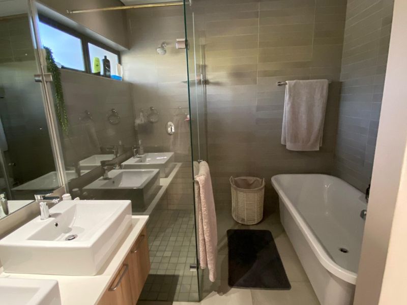 PICTURE PERFECT - Photo 9