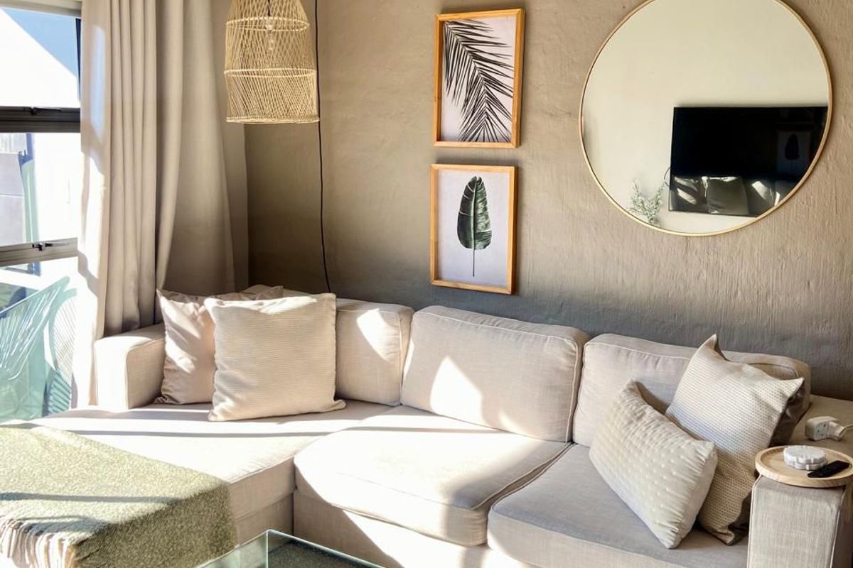 PICTURE PERFECT - Photo 3