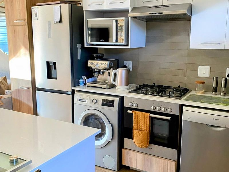 PICTURE PERFECT - Photo 5