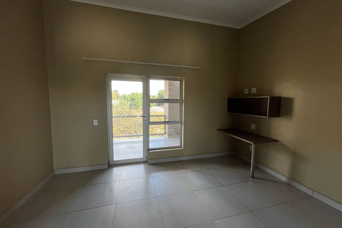 Bachelor Apartment For Sale in Hatfield - Photo 3