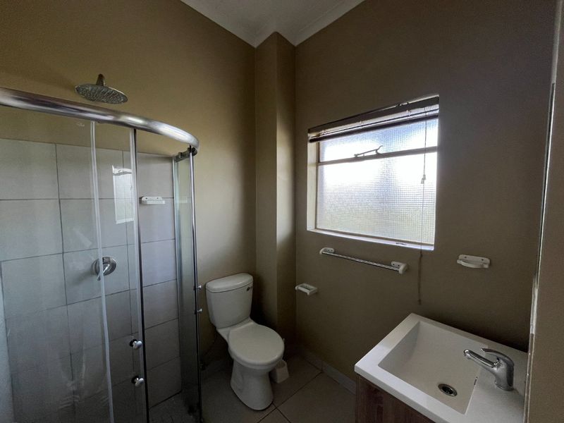 Bachelor Apartment For Sale in Hatfield - Photo 2