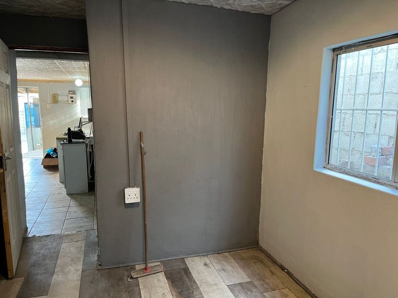 Spacious 2 bedroom house for sale - Photo 5