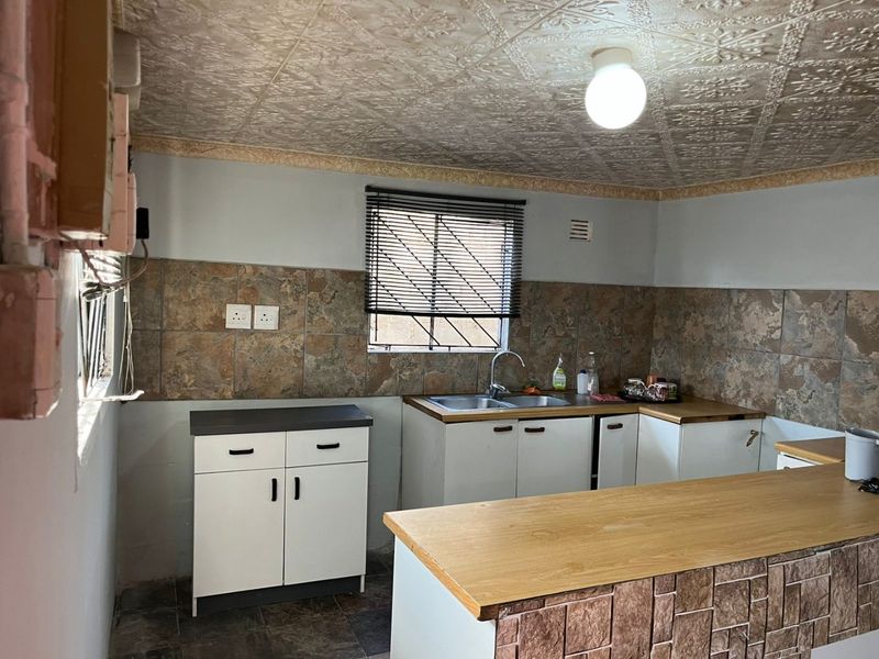 Spacious 2 bedroom house for sale - Photo 7