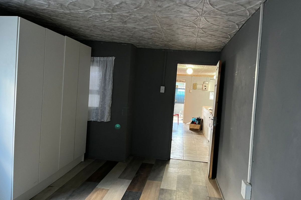 Spacious 2 bedroom house for sale - Photo 4